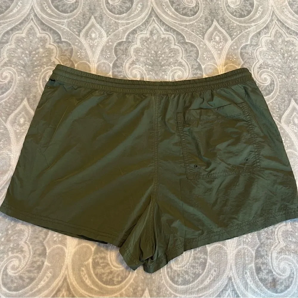 Athleta Olive green Expedition  short